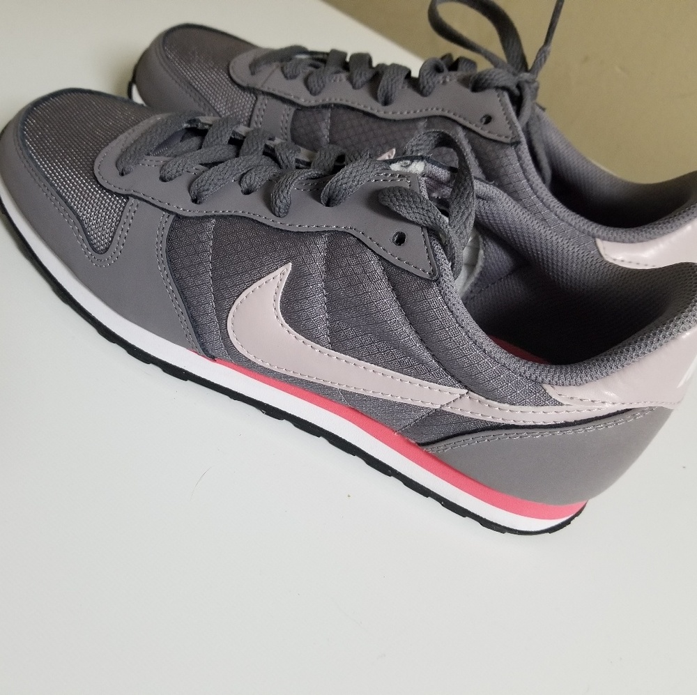 NWOB Nike Tennis Shoes